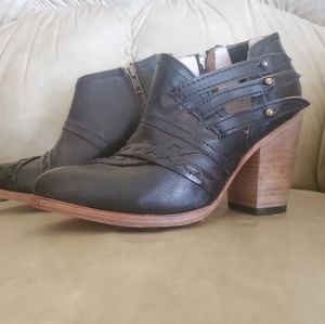Freebird Gate Booties 9 EUC